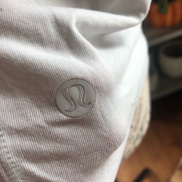 Lululemon tie up short sleeve size 6 - Picture 5 of 5